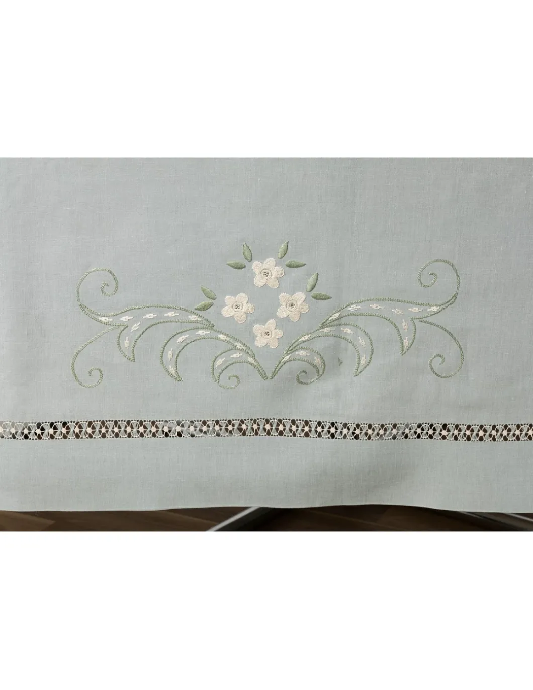 180x275 cm - Toalha de mesa 100% linho bordada a mão + 12 guardanapos 50x50 cm