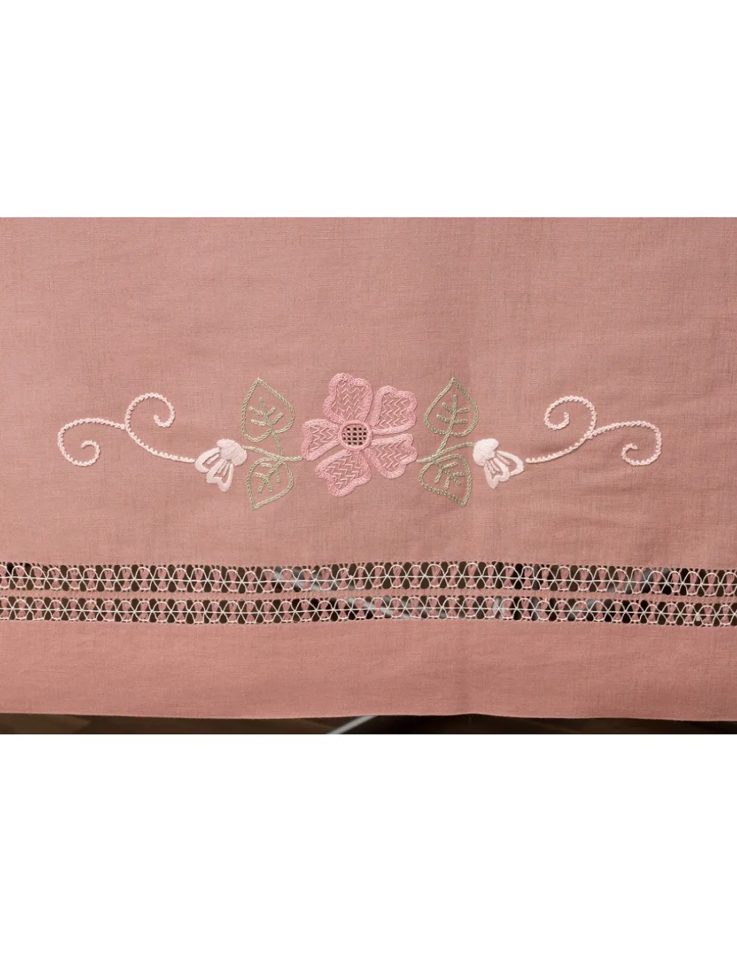 180x280 cm - Toalha de mesa 100% linho bordada a mão