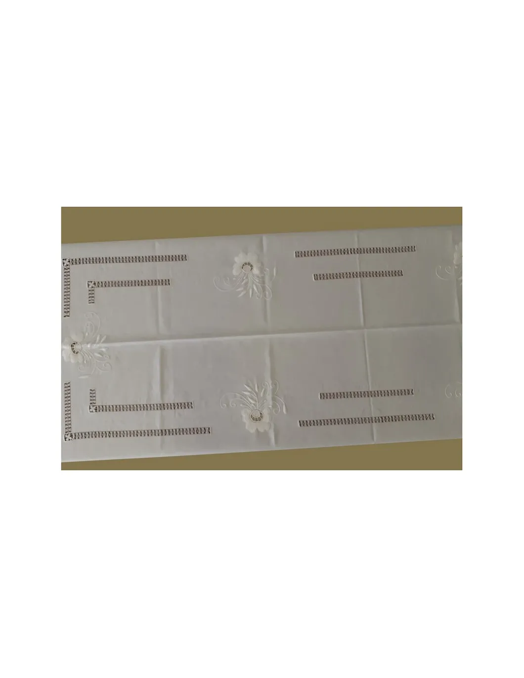 175x300 cm - Toalha de mesa de linho bordada a mão - Bordados matiz e richelieu - bordados da lixa