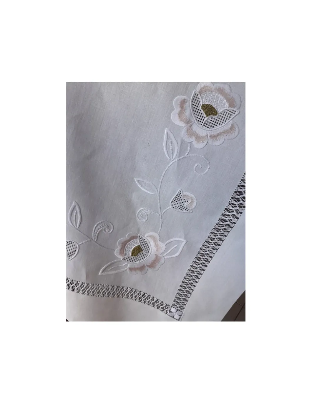 170x270 Toalha de mesa de linho bordada a mão - Bainha de linhas G. Algodão / Seda / Dourado